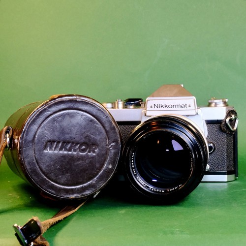 Nikon Nikkormat FT2 35mm Film SLR Camera & Early 135mm F2.8 Telephoto Lens Works - Picture 5 of 14