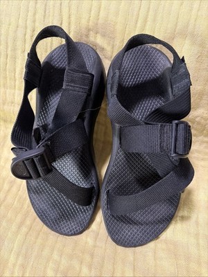 Chaco Women's Z1 Classic Thick Strap Sandals, Black, US Size 7