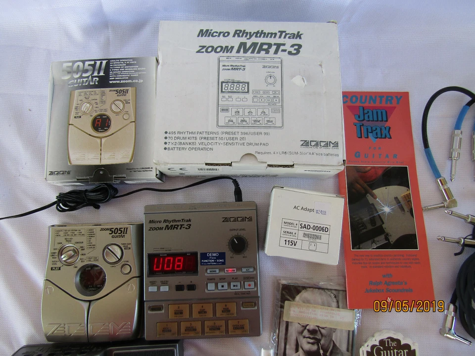 Zoom Micro RhythmTrak MRT-3, DigiTech RP80, Zoom 505II, 505ii y libro, revista Foto 4 de 4