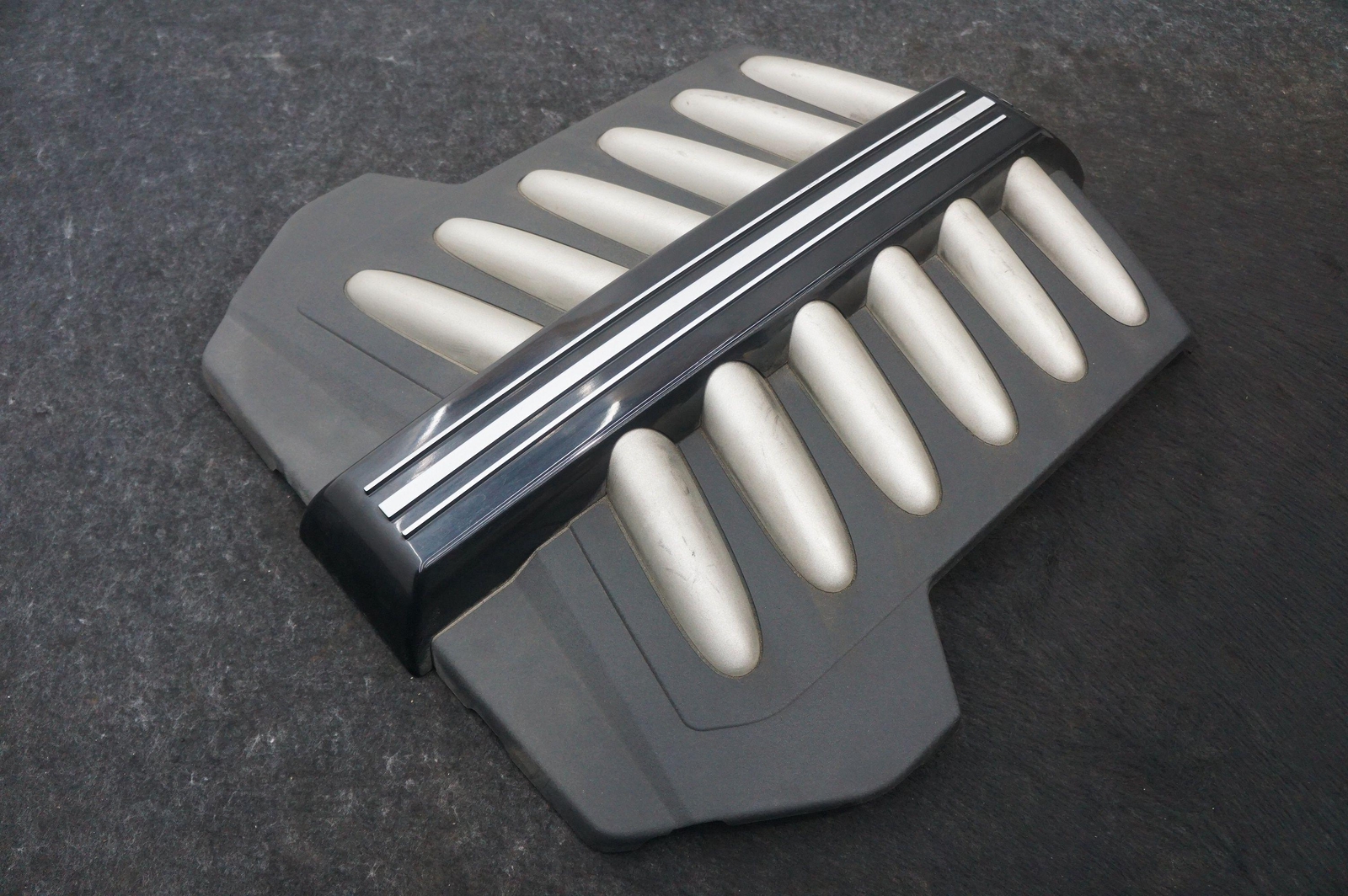 6.6l Turbo V12 Engine Cover Shield 13717577501 Rolls Royce Ghost Series I 09-14