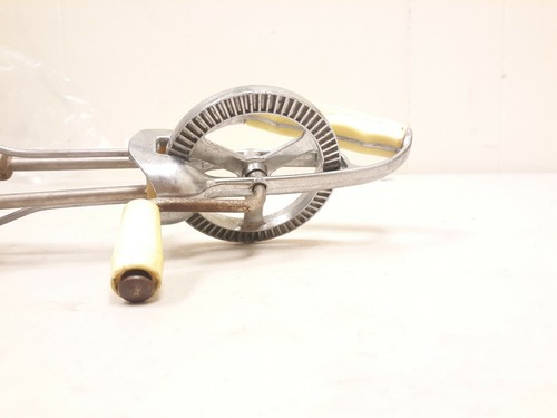 Vintage Hand Mixer Egg Beater with Crank, Stainless Steel USA Farmhouse - Picture 4 of 8