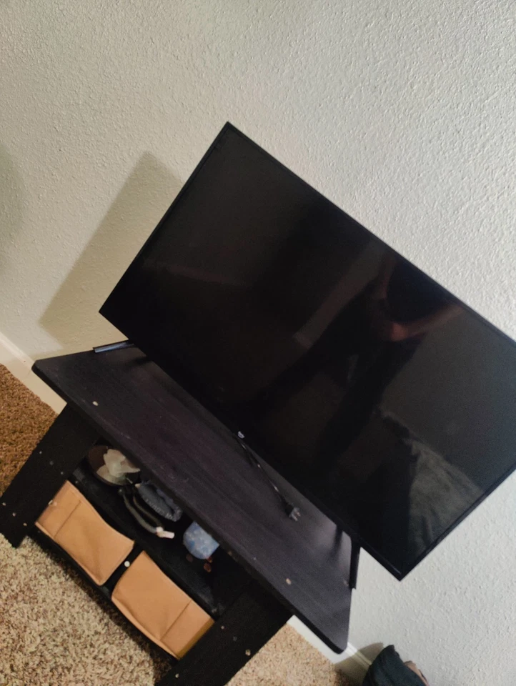 Amazon Fire TV - 4th Gen 43' UHD 4K HDR - Image 4 of 4