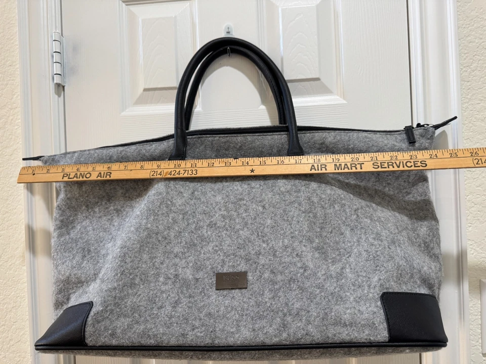 Hugo Boss Parfums серый войлок путешествий сумка с короткими ручками с черной кожей ручки 24" - Изображение 3 из 4