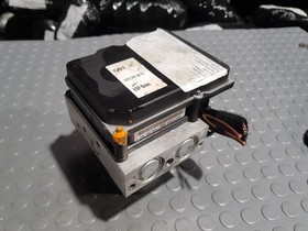 2012 Mercedes E Class Coupe C207 E250 2.1 CDI Abs Pump a2124313512