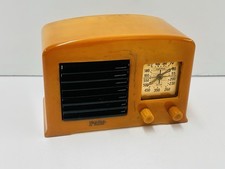 VTG FADA 5F50 CATALIN IN YELLOW AND DARK GREEN DECO TUBE RADIO