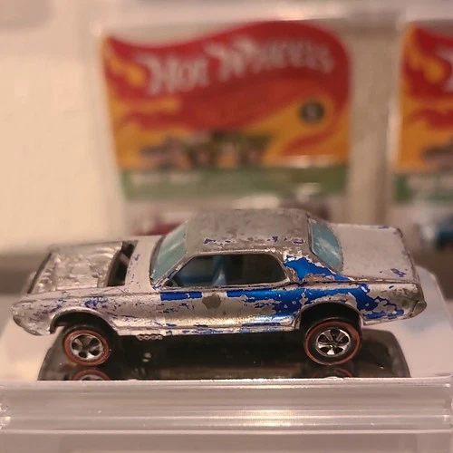Hot Wheels Custom Cougar  Silver Car  Mercury 1968 Redline. Needs restoration .