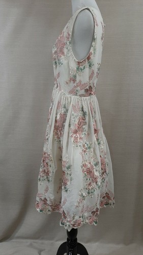 Vestido Modcloth Forever Yours Bordado Talla L Marfil Floral Ajuste y Acampanado Cuello en V - Imagen 3 de 7