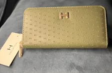 Halston Ladies Wallet Green Full Zip NWT