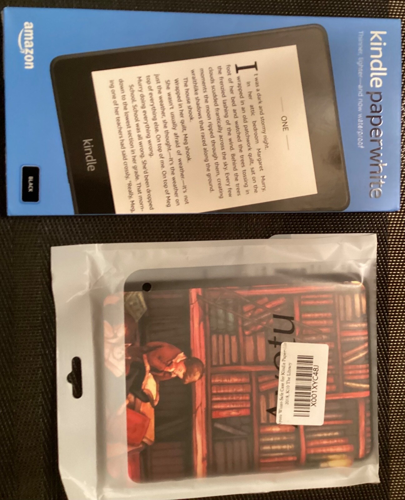 Kindle Paperwhite 10th Gen Black Bundle Unopened New  -image