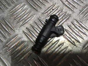 Mercedes W220 S-Klasse Injektor Düsenstock Einspritzdüse Benzin A1120780049