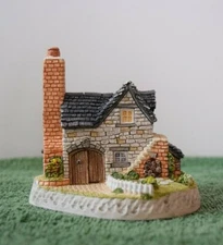 David Winter Cottages "The Smithy" In excellent condition, in original box.