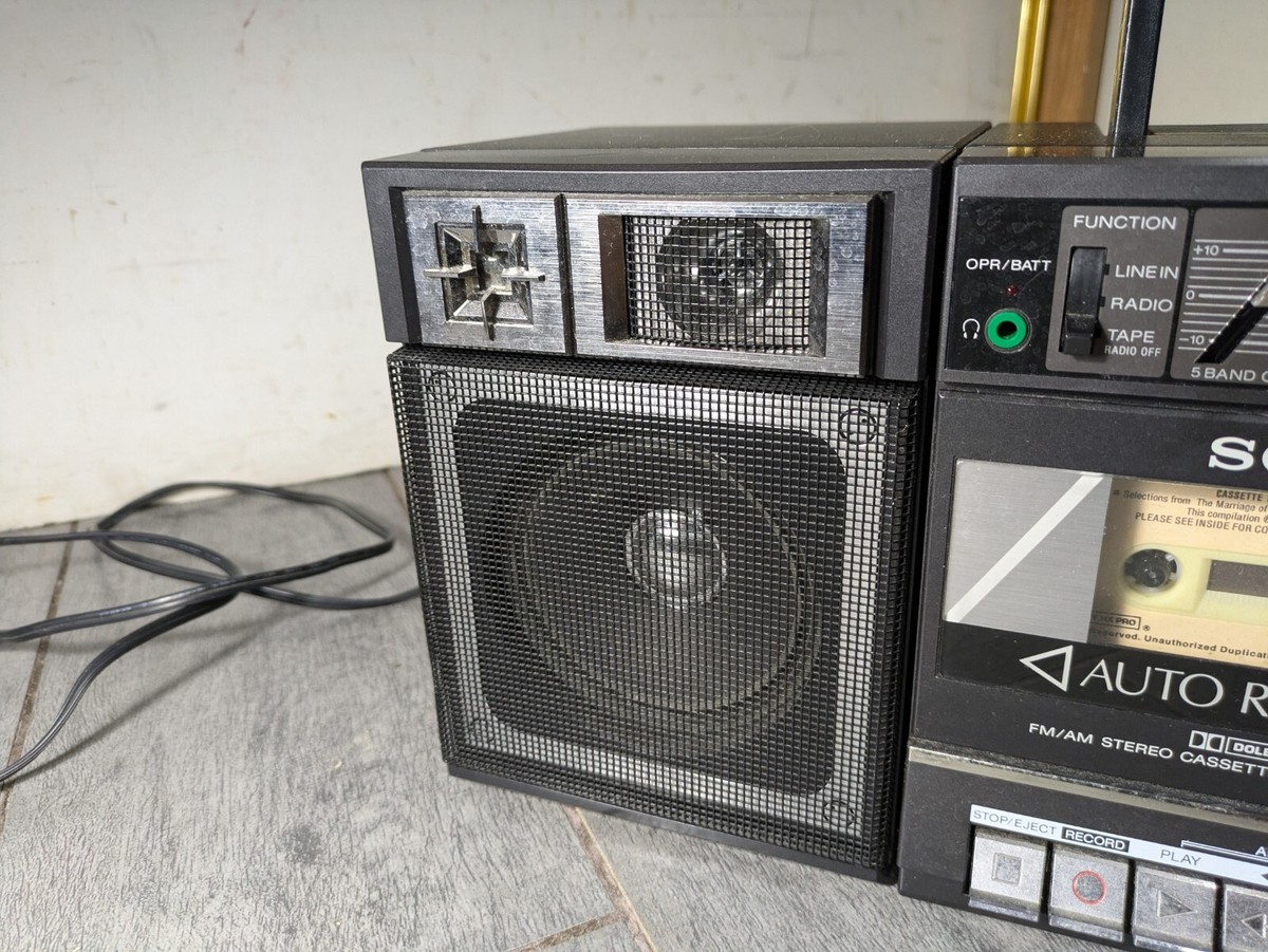 Read - Vintage Sony CFS-6000 FM/AM Cassette-Corder Stereo Boombox