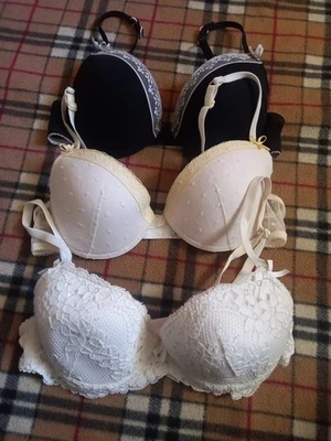 Bra Bundle UK 32B Underwired Lightly Padded ; - Image 1 of 4