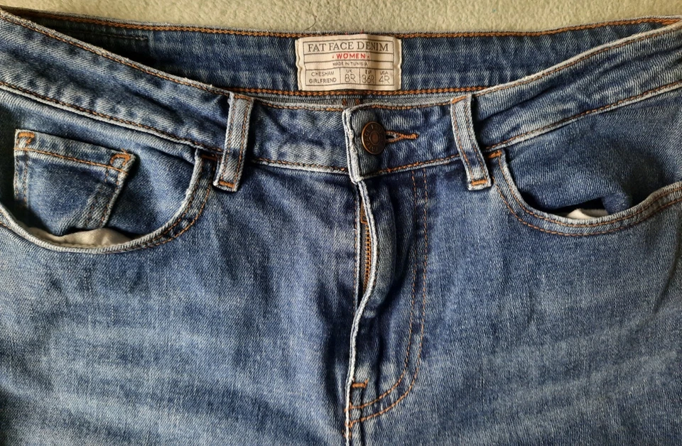 Fat Face Chesham Girlfriend Blue Straight Jeans Size 8R 28"Waist 27"Leg - Image 4 of 4