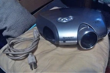 SHARP DT-200 SVGA HOME THEATER MULTIMEDIA PROJECTOR 600LUMENS W/DMD TECHNOLOGY