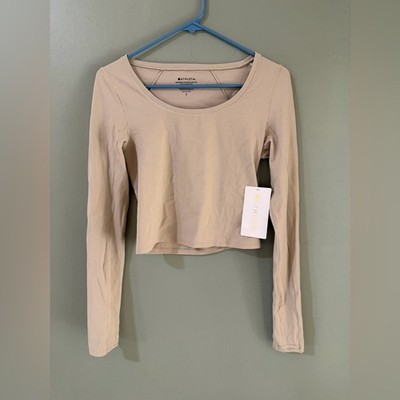 Athleta Transcend Contrast Stitch Top, featuring a scoop neckline NWT small