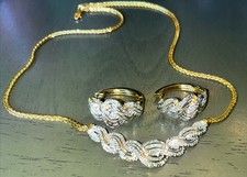 Schmuckset mit echten Diamanten und goldfarben