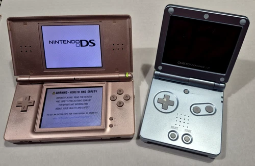 MX- Nintendo DS and Gameboy SP Bundle READ DESCRIPTION!