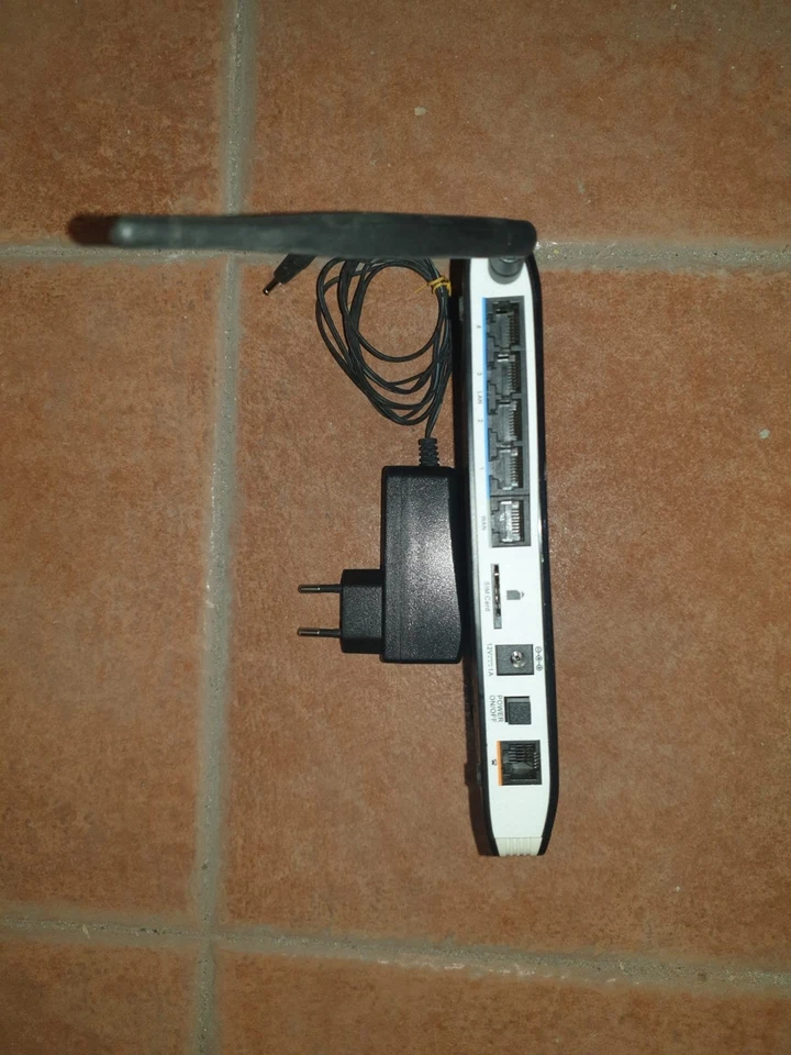 D-link DWR-512 2G 3G solo sim - Immagine 2 di 3