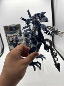 LEGO Bionicle Piraka Vezok (8902) - 100% Complete Set with Free Shipping