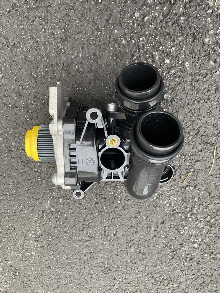  Water pump for a 2013 Audi A5 premium plus coupe 2.0 L auto trans open box pla - Image 2 of 3