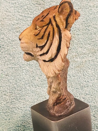 Mill Creek Studio’s Tigers Head With Base Cold Hand Cast Resin - Picture 5 of 8