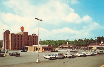 Quality Inn South North Macon Georgia GA Old Cars c1970 Postcard