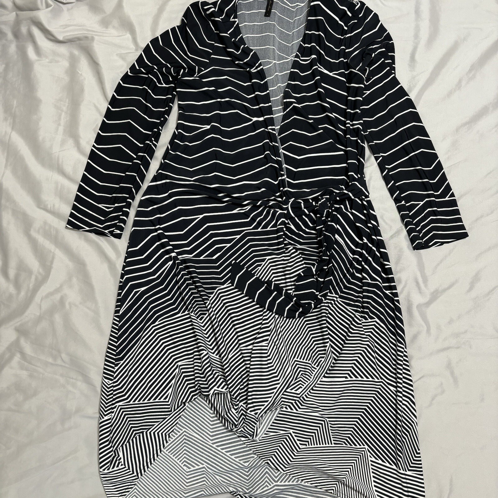 BCBG MAXAZRIA “Adele” Black & White Geometric 3/4… - image 9