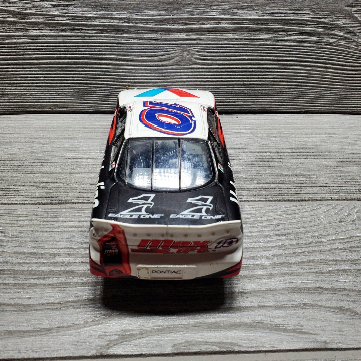 Racing Champions Johnny Benson 1/24 Valvoline 2002 Pontiac