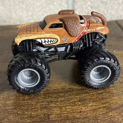 Monster Jam MONSTER MUTT 1:64 Monster Truck Junkyard Dog Loose 