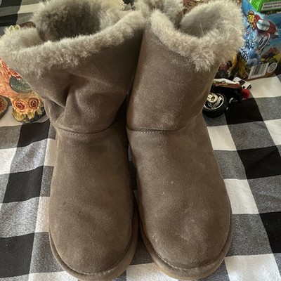 UGG Bailey Button Brown Suede Shearling Lined Ankle Bootie Pull On US 8