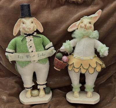 Bethany Lowe ~ Easter Egg Hunt ~ 2 Rabbits Dressed for Easter w/ Sign & Eggs EUC