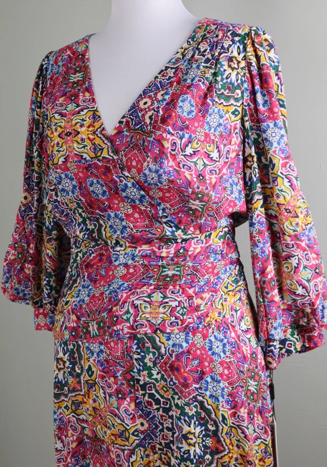 Vestido CALVIN KLEIN NUEVO CON ETIQUETAS $118 Cintura Fruncida Estampado Cuello en V Manga Abullonada Talla 12 Foto 2 de 4