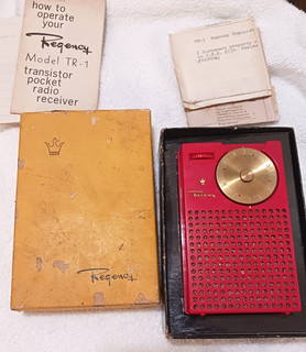 Regency TR 1 Transistor radio 1954–1st ever Transistor radio w/ box and manual