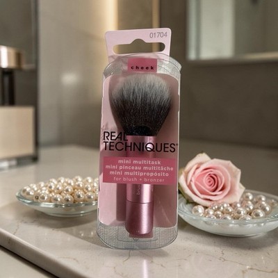 Real Techniques Mini Multitask Brush For Blush & Bronzer Tapered Bristles New