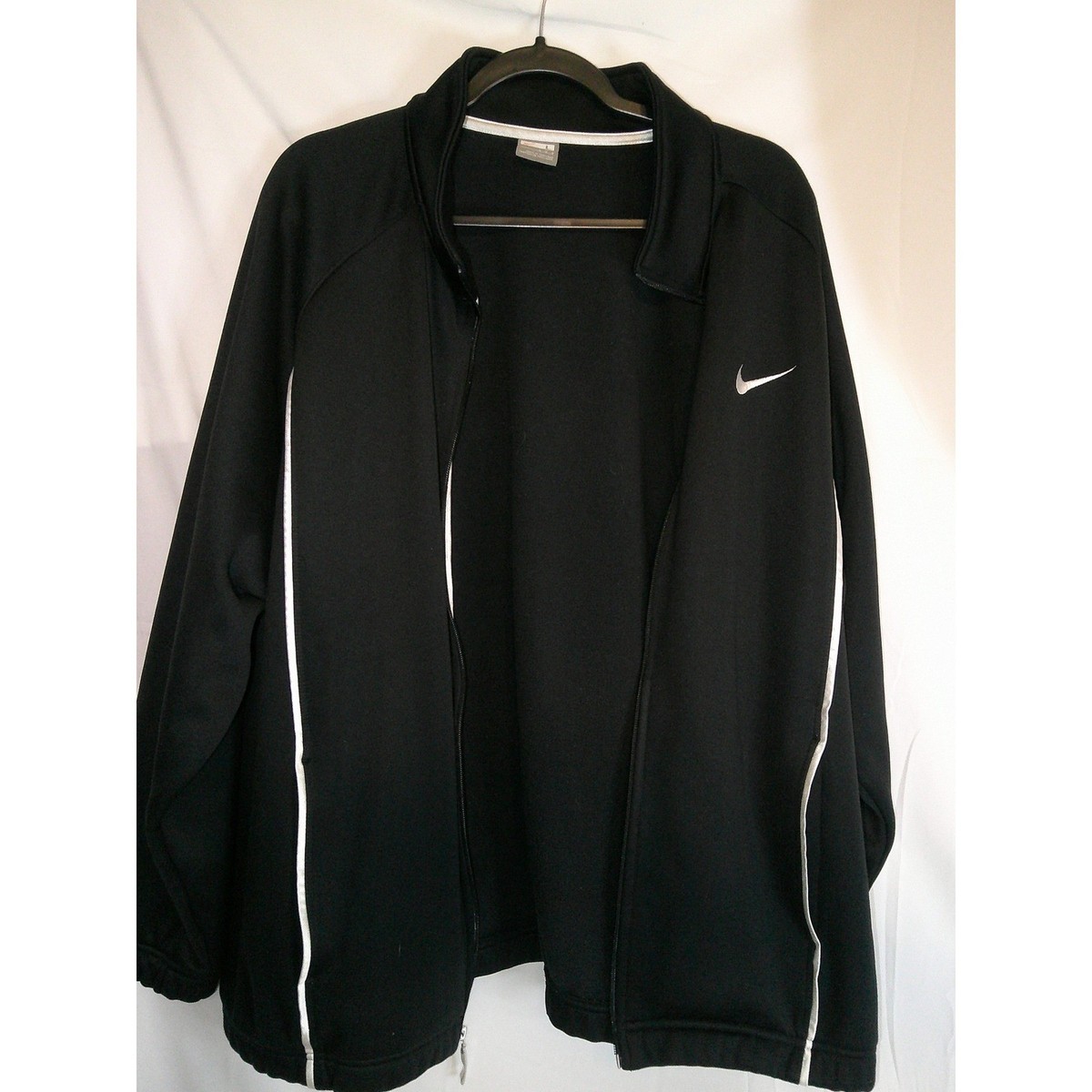トップス 00s nike velor track jacket black logo Vintage Nike Black Track Jacket Full Zip White Stripe Swoosh Logo