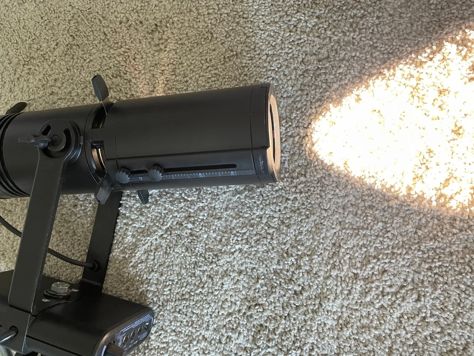 ETC Irideon FPZ 4000 LED Profile Fixture - Portable with C-clamp - Image 4 of 4