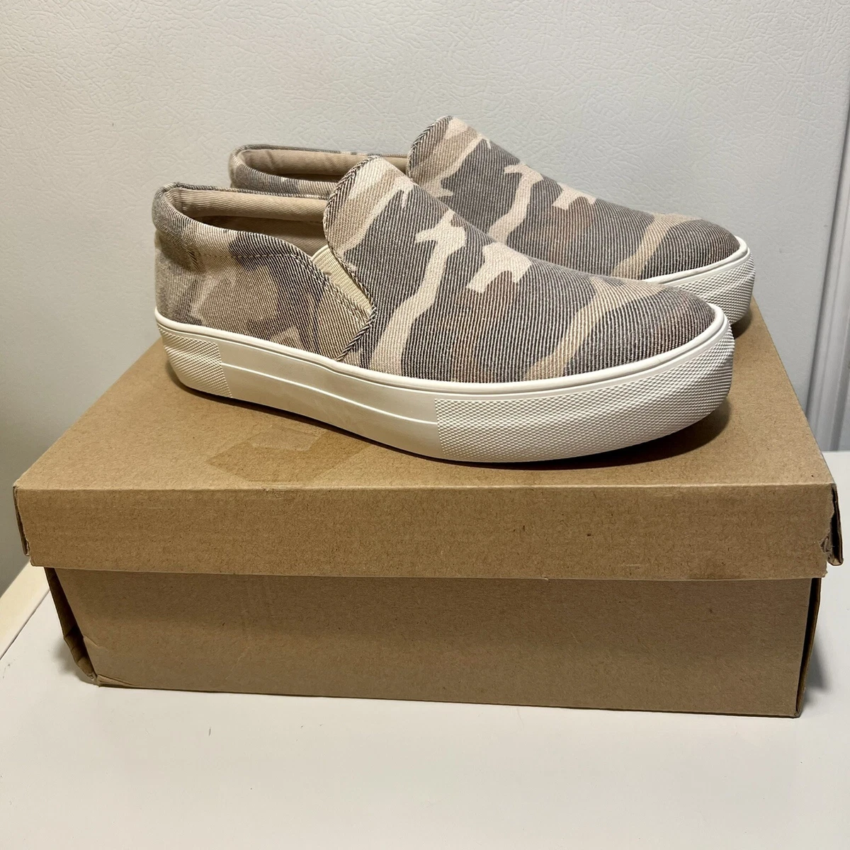 NEW Steve Madden Gills C Tan Camo Slip On Comfort Sneakers Womens