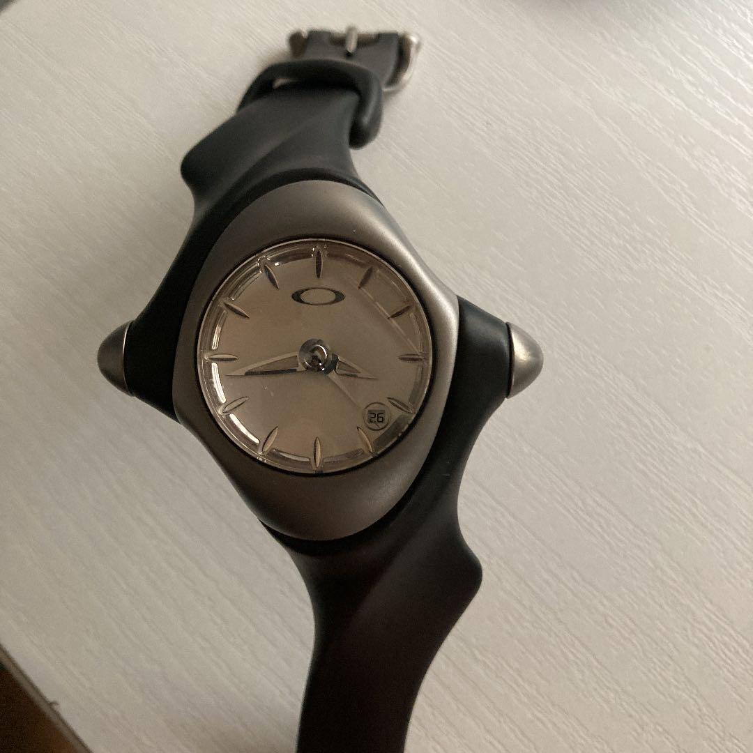 OAKLEY BULLET WATCH ANALOG SILVER CASE BLACK RUBBER BAND OAKLEY BULLET WATCH ANALOG SILVER CASE BLACK RUBBER BAND