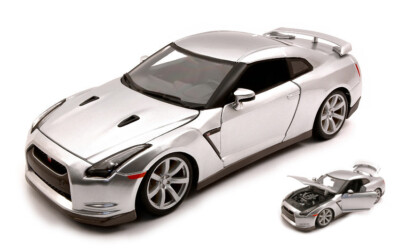 Burago NISSAN GTR 2009 SILVER 1:18