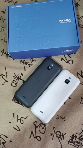 Works well Nokia 6300 4G Unlocked Dual sim 4GB 512MB RAM 2.4" Keyboard Cellphone - Video 1 van 1