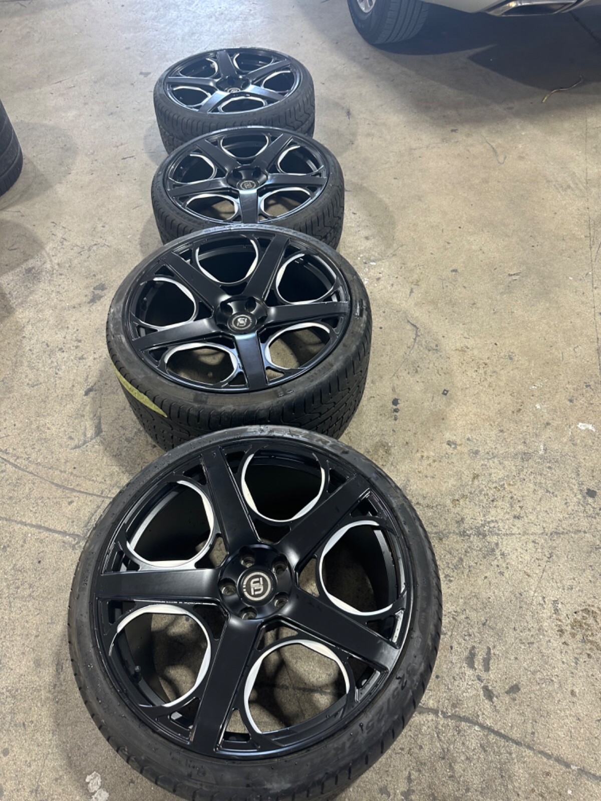 LAMBORGHINI HURACAN WHEELS AND TIRES FRONT 25530ZR20 REAR 32525ZR21 PIRELLI 