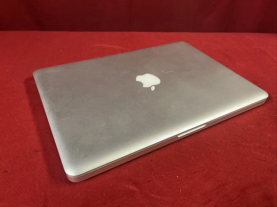 Apple MacBook 2008 Core 2 Duo 2.4GHz, 8GB DDR3 250GB HD Catalina PARTS COMPLETE - Image 3 of 4