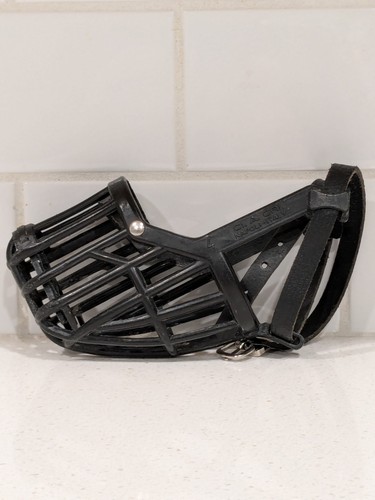 Italian leather basket muzzle with straps size 4 adjustable black XLNT COND