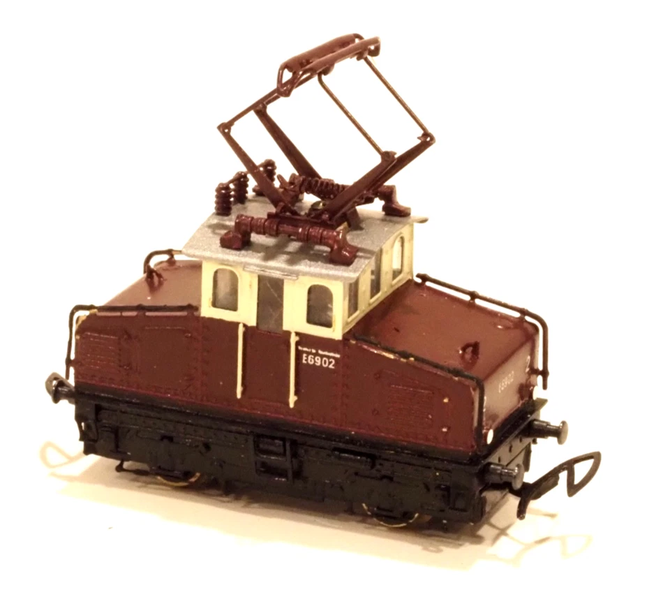 Z-Modellbau SP.ED E69 02 Rot DB POWERED Electric Locomotive Z-Scale Z Gauge - Image 2 of 4