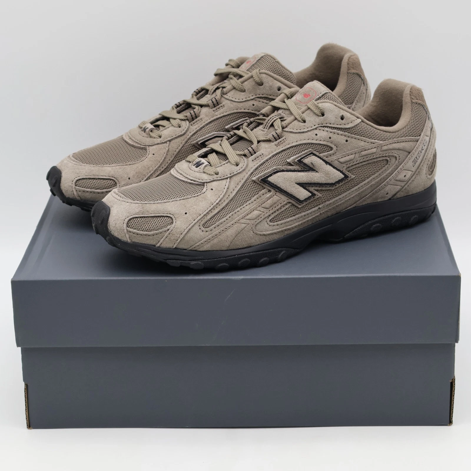 U204L3K9 New Balance 204L Lunar New Year Thunder Brown Black Shadow Red (Men's)
Opens in a new windo