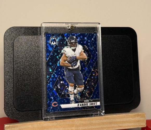 🐻SSP /99 2025 Panini Mosaic - D'Andre Swift #213 Blue Mosaic Prizm