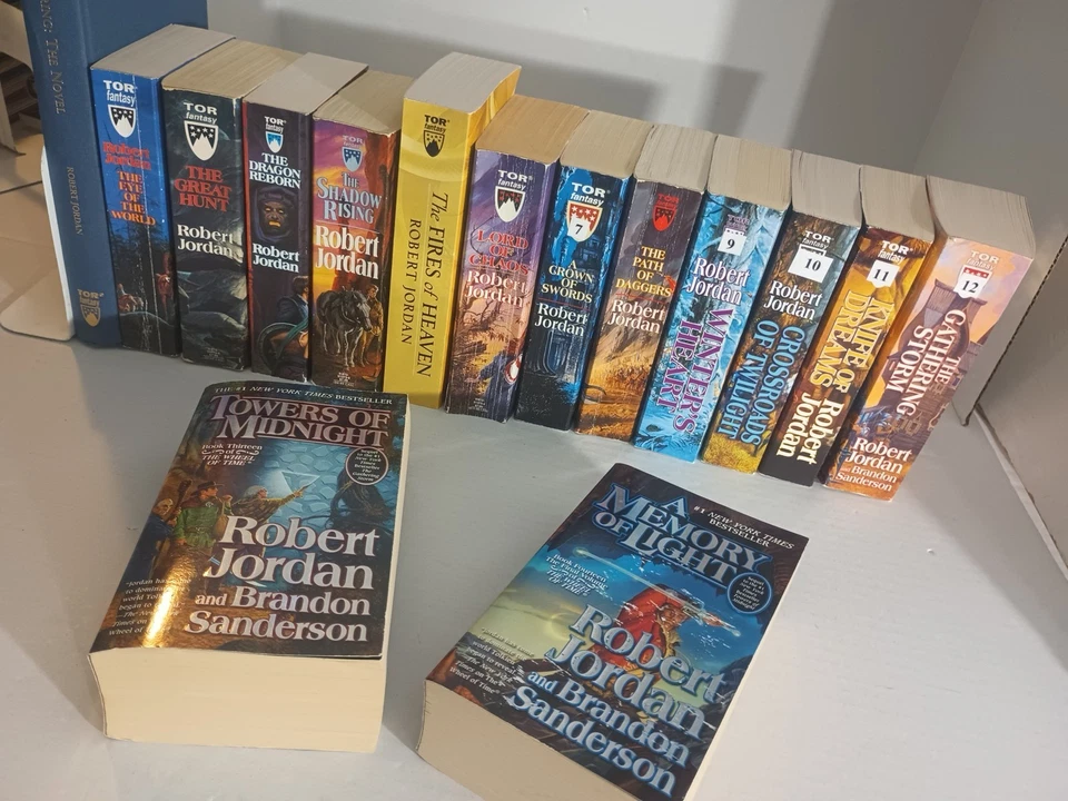 15 The Wheel of Time Books Complete Set 1-14 & Prequel Robert Jordan Lot - Image 2 of 4