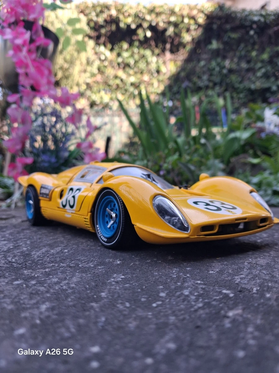 Ferrari 330 P4 #33 Jaune échelle 1/18 - UH, Sans Boîte, état Correct (A1)