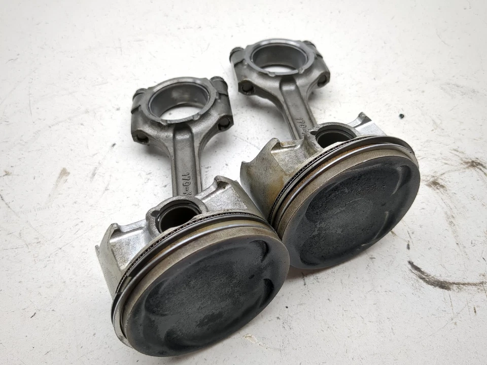 03-12 Suzuki SV650 Motor Pistones y Bielas Foto 2 de 4